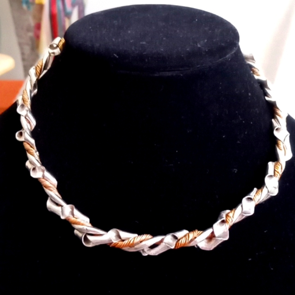 ARTIST MADE COLLAR NECKLACE